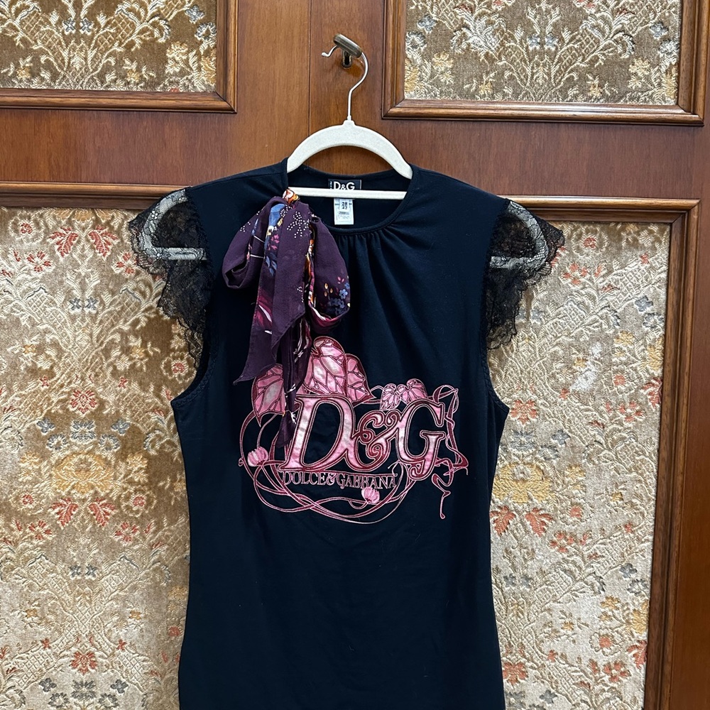 Dolce & Gabbana Black Top with Pink Logo